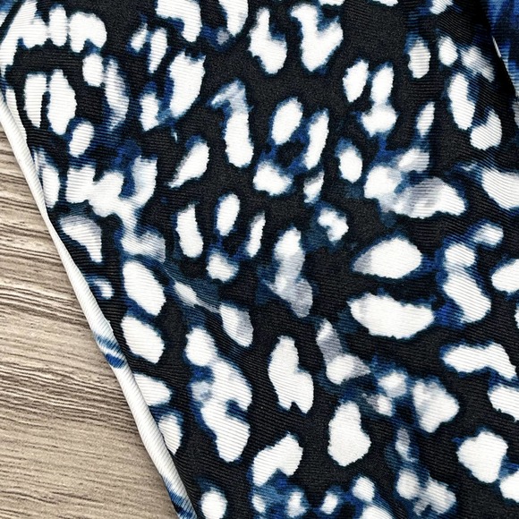 NWT - LA BLANCA Reversible Animal Instincts Shirred Swim Bottoms Blue - Size 16 - Picture 11 of 16